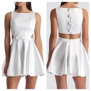 🖱🖱🖱Guess by Marciano satin white dress 8